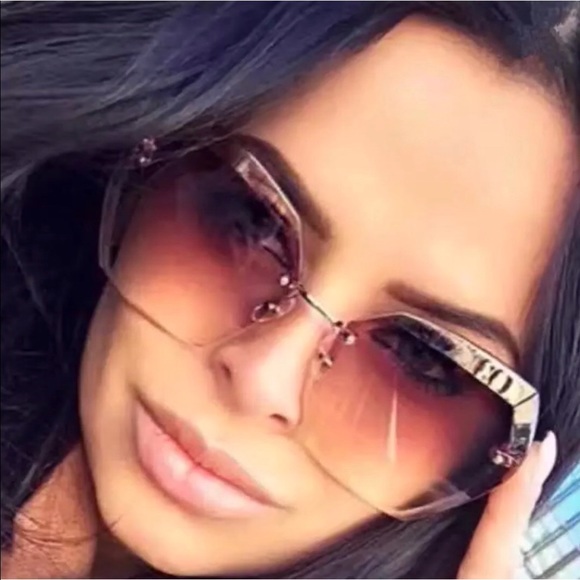 51Twenty Accessories - {New} BROWN RETRO OVERSIZED RIMLESS SUNGLASSES